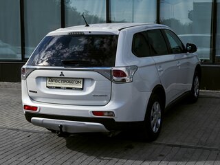 2014 Mitsubishi Outlander III, белый, 1335000 рублей, вид 5