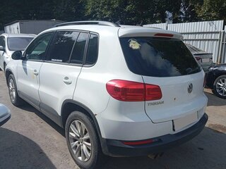 2015 Volkswagen Tiguan I Рестайлинг, белый, 624000 рублей, вид 3