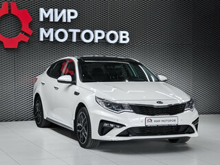 2019 Kia Optima IV Рестайлинг, белый, 1980000 рублей, вид 3