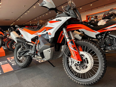 2024 KTM 890 Adventure R, оранжевый, 1300000 рублей, вид 2
