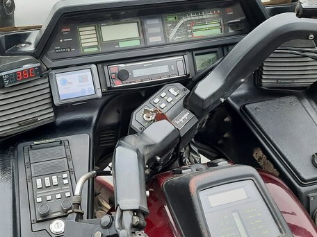 1987 Kawasaki ZN1300 Voyager, красный, 370000 рублей, вид 5