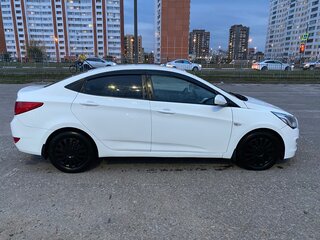 2016 Hyundai Solaris I Рестайлинг, белый, 749000 рублей, вид 4