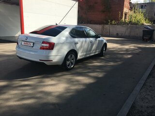 2017 Skoda Octavia III (A7) Рестайлинг, белый, 1350000 рублей, вид 4