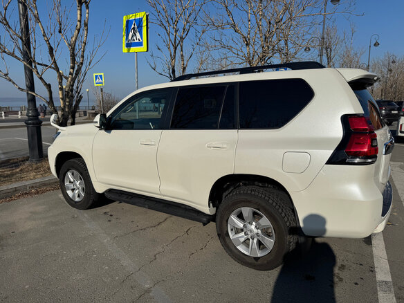 2018 Toyota Land Cruiser Prado 150 Series Рестайлинг 2, белый, 4650000 рублей - вид 6