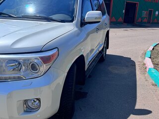 2012 Toyota Land Cruiser 200 Series Рестайлинг 1, белый, 3850000 рублей, вид 1