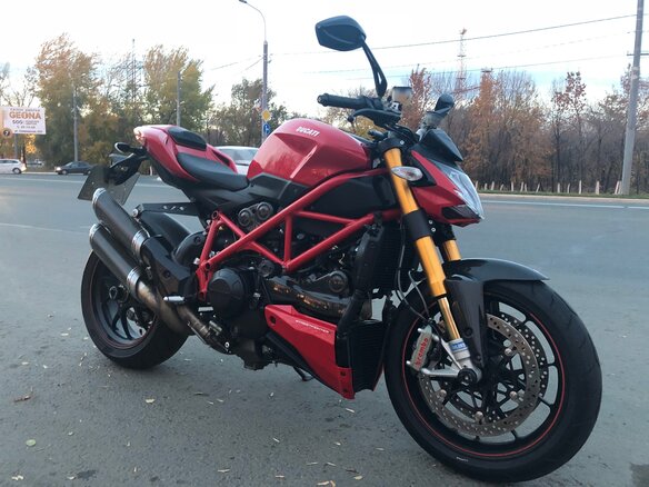 2012 Ducati Streetfighter, красный, 1100000 рублей - вид 3