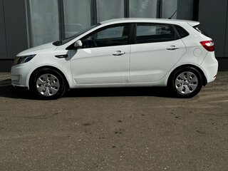 2013 Kia Rio 5-speed III, белый, 669000 рублей, вид 5