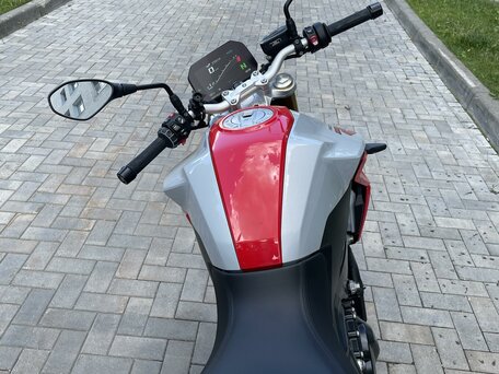 2020 BMW F 900 R, красный, 990000 рублей, вид 2