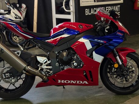 2021 Honda CBR 1000 RR/RA Fireblade, красный, 2290000 рублей, вид 3