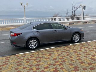 2017 Lexus ES 250 VI Рестайлинг, серый, 2350000 рублей, вид 3