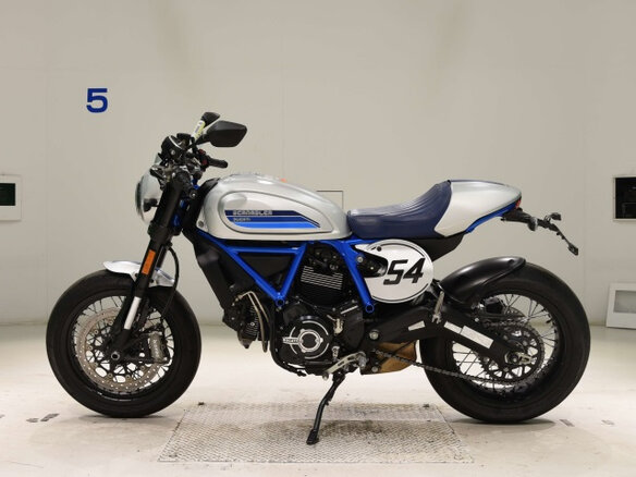 2020 Ducati Scrambler 800, серебристый, 900000 рублей - вид 1