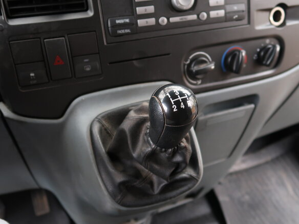 2010 Ford Transit, белый, 1100000 рублей - вид 34