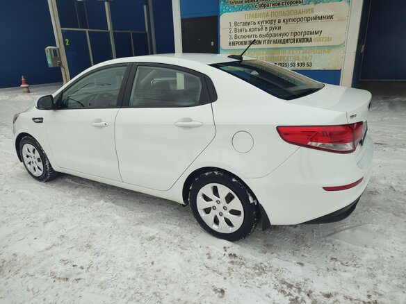 2017 Kia Rio III Рестайлинг, белый, 1100000 рублей - вид 31