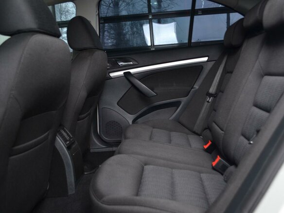2011 Skoda Octavia II (A5) Рестайлинг, белый - вид 15