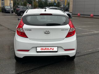2015 Hyundai Solaris I Рестайлинг, белый, 1200000 рублей, вид 3