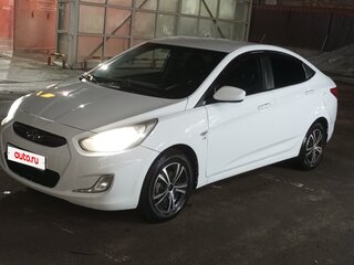 2012 Hyundai Solaris I, белый, 650000 рублей, вид 1