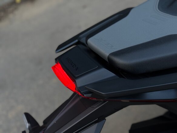 2025 Honda X-ADV, чёрный, 1399999 рублей - вид 12