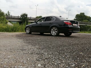 2007 BMW 5 серии 525i V (E60/E61) Рестайлинг, чёрный, 1650000 рублей, вид 3