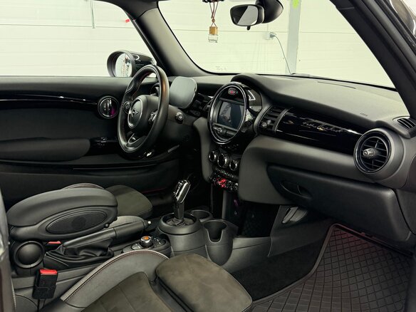 2020 Mini Hatch Cooper S III (F55/F56) Рестайлинг, красный, 3200000 рублей - вид 5