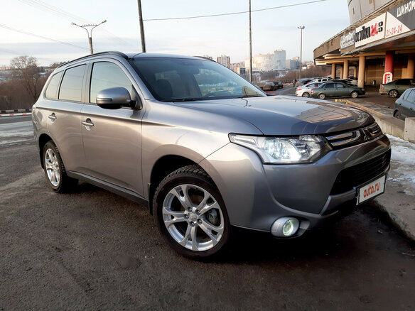 2012 Mitsubishi Outlander III, серый