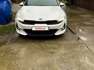 2021 Kia K5 III, белый, 2600000 рублей, вид 1