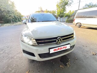 2013 Volkswagen Touareg II, белый, 2450000 рублей, вид 2