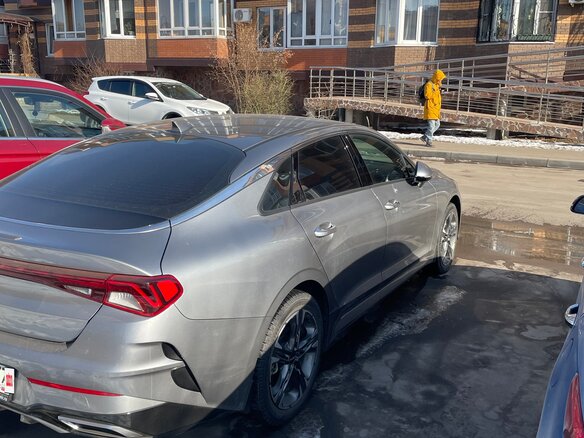 2023 Kia K5 III, серый, 3200000 рублей - вид 2