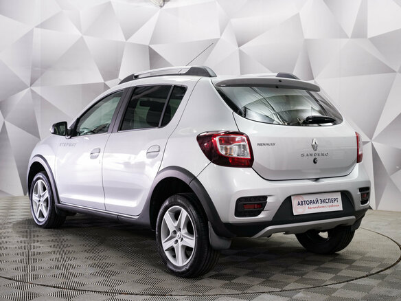 2018 Renault Sandero Stepway II, серый - вид 2