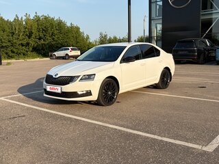 2017 Skoda Octavia III (A7) Рестайлинг, белый, 1650000 рублей, вид 3
