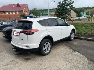 2019 Toyota RAV4 IV (XA40) Рестайлинг, белый, 2450000 рублей, вид 3