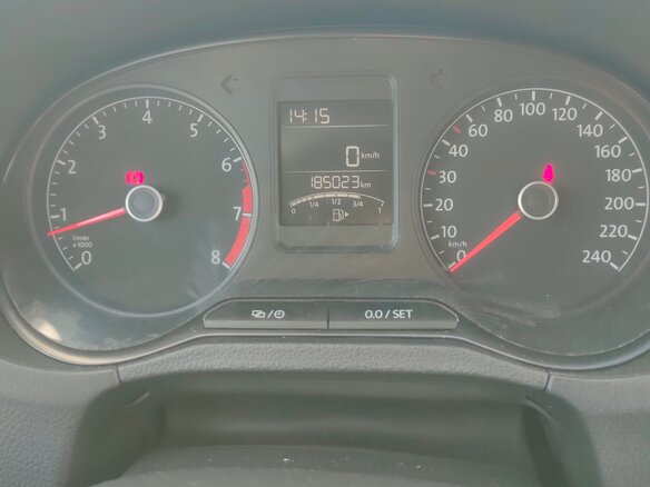 2016 Volkswagen Polo V Рестайлинг, оранжевый, 880000 рублей - вид 8