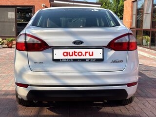 2015 Ford Fiesta Mk6 Рестайлинг, белый, 900000 рублей, вид 2