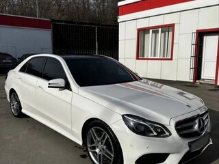 2013 Mercedes-Benz E-Класс 200 IV (W212, S212, C207) Рестайлинг, белый, 1850000 рублей, вид 3