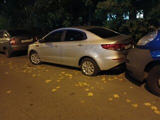 2016 Kia Rio III Рестайлинг, серебристый, 750000 рублей, вид 4