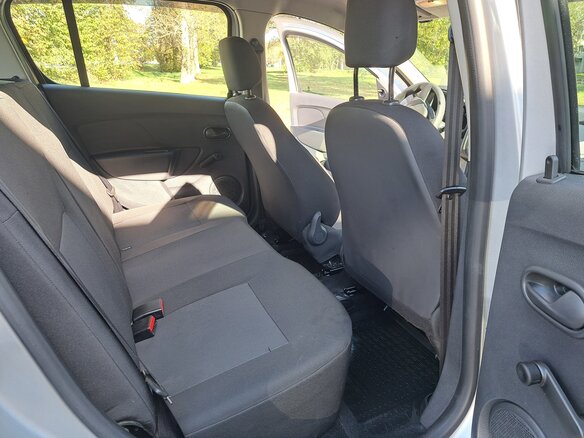 2014 Renault Sandero II, серый, 650000 рублей - вид 16