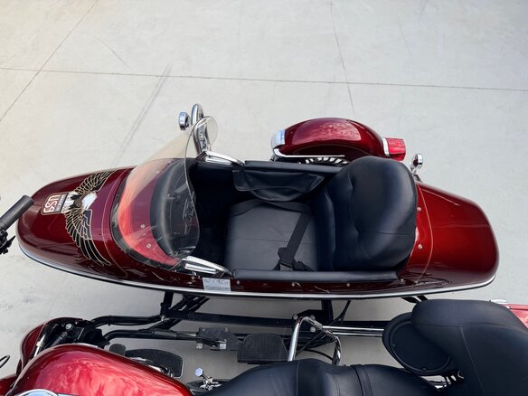 2009 Harley-Davidson Electra Glide, красный - вид 16