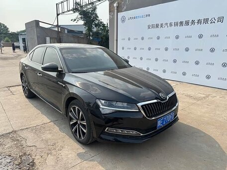 2023 Skoda Superb III Рестайлинг, чёрный, 1970000 рублей, вид 3