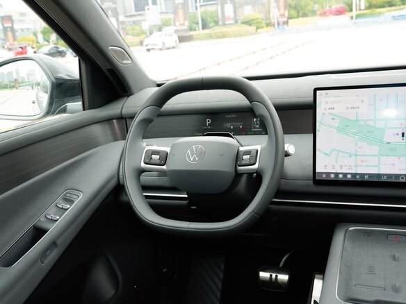 2026 Volkswagen ID.Era 9X 65.2 kWh, серебристый, 9998000 рублей - вид 22