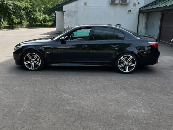 2005 BMW 5 серии 530d V (E60/E61), чёрный, 2150000 рублей - вид 7