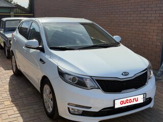 2015 Kia Rio III Рестайлинг, белый, 1350000 рублей, вид 3