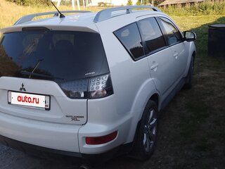 2010 Mitsubishi Outlander II Рестайлинг, белый, 1040000 рублей, вид 4