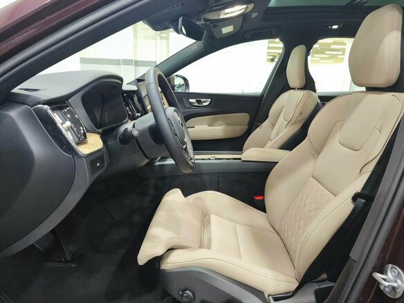 2025 Volvo XC60 II Рестайлинг 2, красный, 6290000 рублей - вид 9