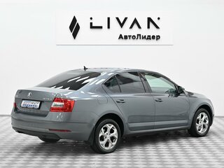 2017 Skoda Octavia III (A7) Рестайлинг, серый, 1505000 рублей, вид 4