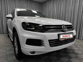 2013 Volkswagen Touareg II, белый, 1950000 рублей, вид 3