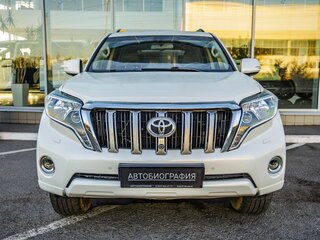 2015 Toyota Land Cruiser Prado 150 Series Рестайлинг 1, белый, 3648000 рублей, вид 2