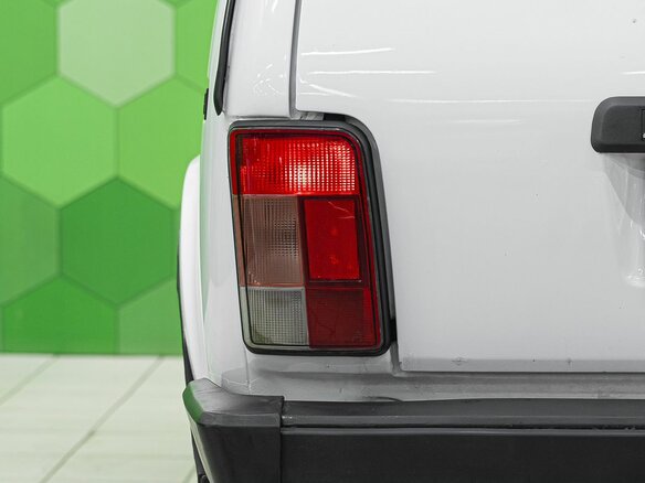 2011 Lada (ВАЗ) 2121 (4x4) I Рестайлинг, белый, 320000 рублей - вид 9