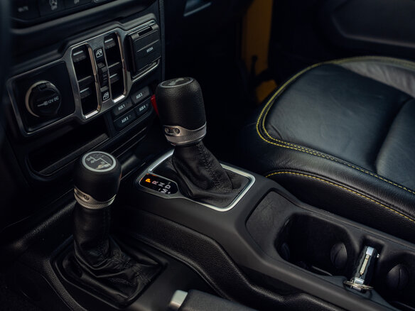 2021 Jeep Wrangler IV (JL), жёлтый, 4900000 рублей - вид 17