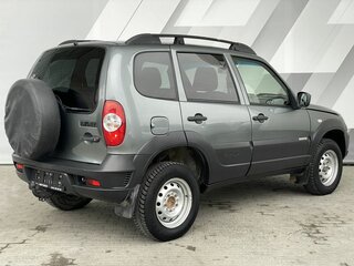 2017 Chevrolet Niva I Рестайлинг, серый, 648000 рублей, вид 5