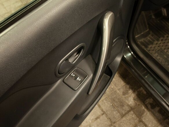 2015 Renault Logan II, чёрный - вид 32