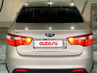 2013 Kia Rio 4-speed III, бежевый, 1020000 рублей, вид 3